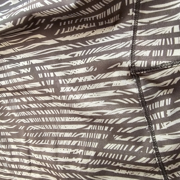 Lululemon Running  In The City Tank Stripe Play Slate Black - 4 - Picture 10 of 11